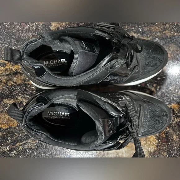 Michael Kors Black and White Lace-Up Sneakers - Picture 4 of 11